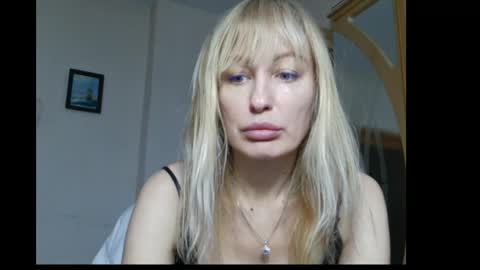 Sandra online show from April 11, 2026, 10:52 am