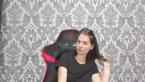 SandraxRay online show from June 6, 2026, 10:31 am