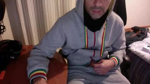 Snapshot of sandropertoni chatting on December 19, 2025, 4:25 pm lucas online show from December 19, 2025, 4:25 pm