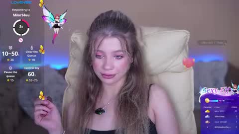 Sandy online show from July 14, 2026, 7:52 pm