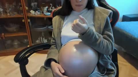 Snapshot of sandysun_shine chatting on December 11, 2024, 12:02 pm Sandy online show from December 11, 2024, 12:02 pm