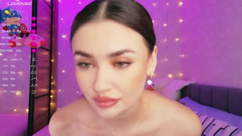 Sandy online show from June 1, 2026, 1:13 pm