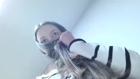 sanita_xi online show from February 3, 2026, 5:16 am