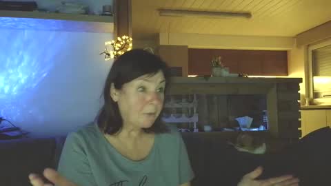 Snapshot of sanroom chatting on November 25, 2025, 3:56 pm sanroom online show from November 25, 2025, 3:56 pm