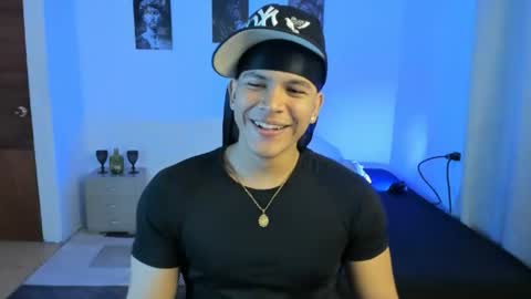 Snapshot of sant_wahlberg chatting on June 22, 2026, 3:25 am Sant online show from June 22, 2026, 3:25 am