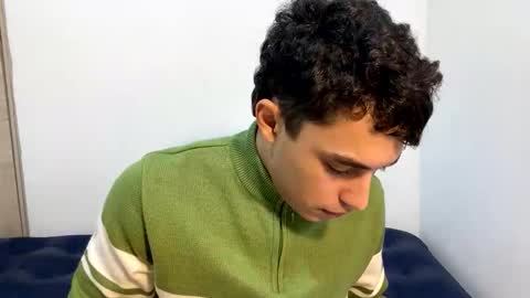 Snapshot of santi36rt chatting on April 23, 2026, 2:24 am santi36rt online show from April 23, 2026, 2:24 am