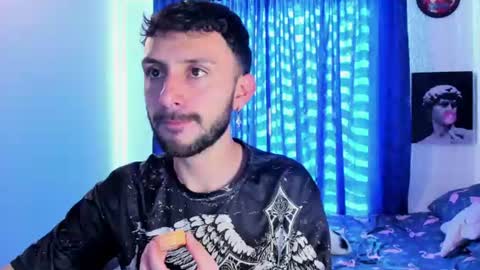 Snapshot of santi_mateo chatting on June 11, 2026, 7:23 pm Santi online show from June 11, 2026, 7:23 pm
