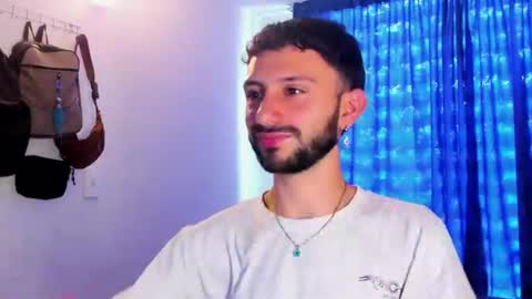 Snapshot of santi_mateo chatting on June 15, 2026, 7:05 pm Santi online show from June 15, 2026, 7:05 pm