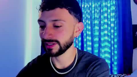 Snapshot of santi_mateo chatting on July 8, 2026, 8:02 pm Santi online show from July 8, 2026, 8:02 pm