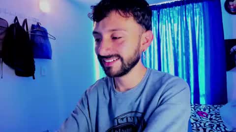 Snapshot of santi_mateo chatting on July 17, 2026, 6:46 pm Santi online show from July 17, 2026, 6:46 pm