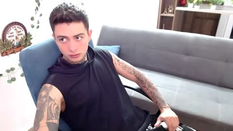 Snapshot of santi_ss chatting on April 2, 2026, 2:04 pm santi_ss online show from April 2, 2026, 2:04 pm