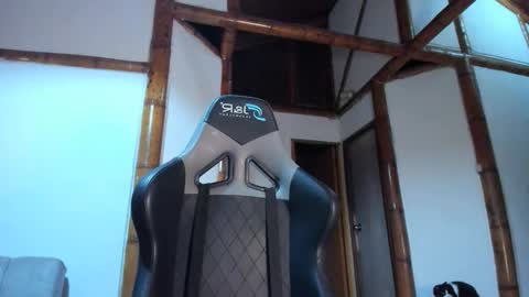 santi_twink19 online show from February 10, 2026, 9:13 am