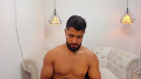 Snapshot of santiago_huntt chatting on December 5, 2024, 4:09 am santiago_huntt online show from December 5, 2024, 4:09 am