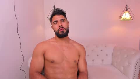 Snapshot of santiago_huntt chatting on December 7, 2024, 12:02 pm santiago_huntt online show from December 7, 2024, 12:02 pm