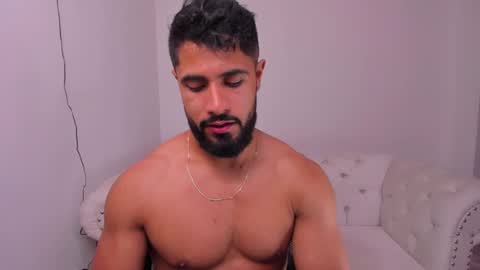 Snapshot of santiago_huntt chatting on December 9, 2024, 9:05 pm santiago_huntt online show from December 9, 2024, 9:05 pm