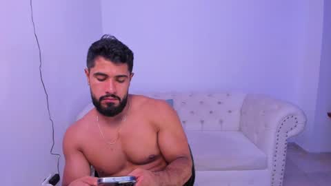 Snapshot of santiago_huntt chatting on December 18, 2024, 1:26 am santiago_huntt online show from December 18, 2024, 1:26 am