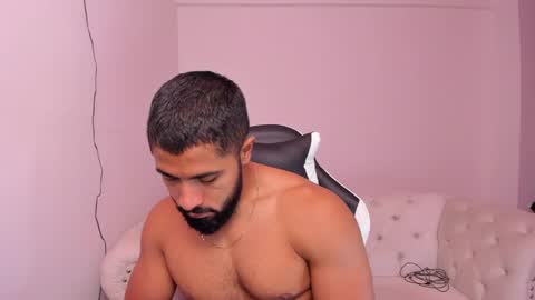 Snapshot of santiago_huntt chatting on February 10, 2025, 12:29 pm santiago_huntt online show from February 10, 2025, 12:29 pm