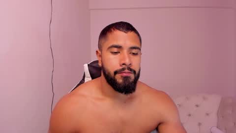 Snapshot of santiago_huntt chatting on February 19, 2025, 12:22 pm santiago_huntt online show from February 19, 2025, 12:22 pm