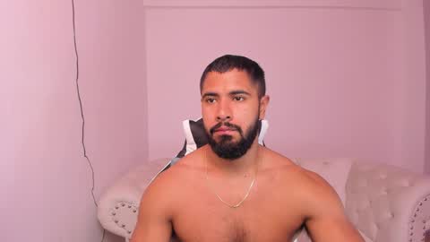 Snapshot of santiago_huntt chatting on February 25, 2025, 11:30 am santiago_huntt online show from February 25, 2025, 11:30 am