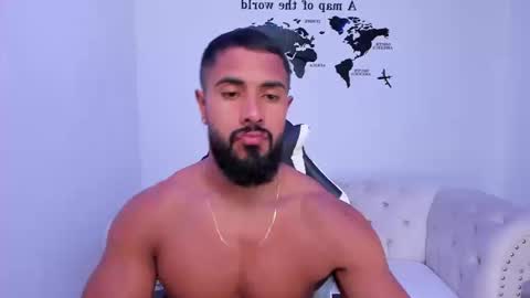 Snapshot of santiago_huntt chatting on September 12, 2025, 8:42 pm santiago_huntt online show from September 12, 2025, 8:42 pm