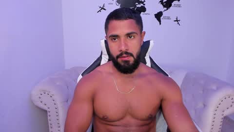 Snapshot of santiago_huntt chatting on September 18, 2025, 8:11 pm santiago_huntt online show from September 18, 2025, 8:11 pm
