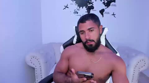 Snapshot of santiago_huntt chatting on September 22, 2025, 8:44 pm santiago_huntt online show from September 22, 2025, 8:44 pm
