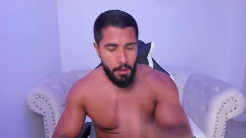 Snapshot of santiago_huntt chatting on October 7, 2025, 11:02 pm santiago_huntt online show from October 7, 2025, 11:02 pm