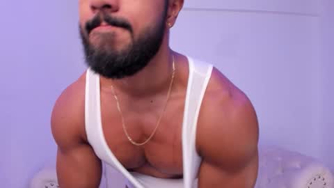 Snapshot of santiago_huntt chatting on October 13, 2025, 8:20 pm santiago_huntt online show from October 13, 2025, 8:20 pm