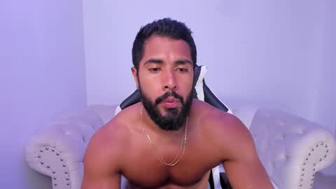 Snapshot of santiago_huntt chatting on October 22, 2025, 11:04 pm santiago_huntt online show from October 22, 2025, 11:04 pm