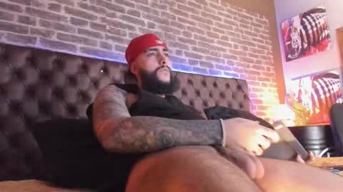 Santiago Hincapiie online show from March 9, 2026, 9:08 pm