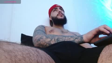 Santiago Hincapiie online show from April 16, 2026, 12:44 am