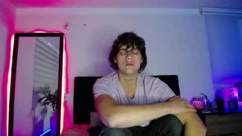 Snapshot of santii_rose chatting on December 12, 2024, 3:32 am Santii online show from December 12, 2024, 3:32 am