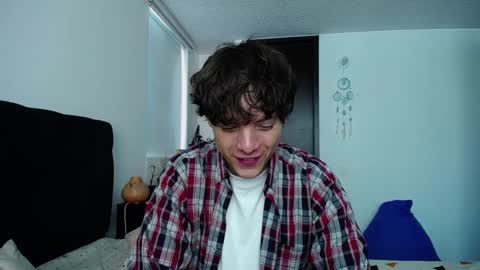 Snapshot of santii_rose chatting on December 20, 2024, 3:42 pm Santii online show from December 20, 2024, 3:42 pm