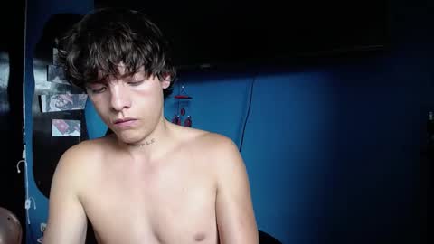 Snapshot of santii_rose chatting on January 15, 2025, 6:29 pm Santii online show from January 15, 2025, 6:29 pm