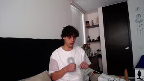 Snapshot of santii_rose chatting on January 17, 2025, 4:47 pm Santii online show from January 17, 2025, 4:47 pm