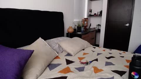 Snapshot of santii_rose chatting on January 21, 2025, 6:02 pm Santii online show from January 21, 2025, 6:02 pm