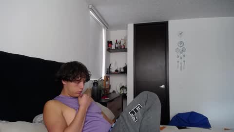 Snapshot of santii_rose chatting on January 28, 2025, 4:52 pm Santii online show from January 28, 2025, 4:52 pm
