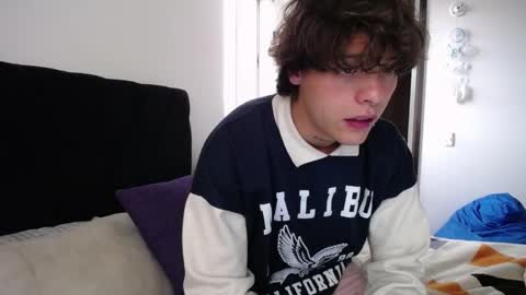 Snapshot of santii_rose chatting on February 3, 2025, 10:21 pm Santii online show from February 3, 2025, 10:21 pm