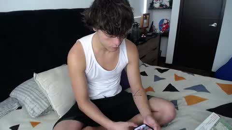 Snapshot of santii_rose chatting on February 7, 2025, 1:53 pm Santii online show from February 7, 2025, 1:53 pm