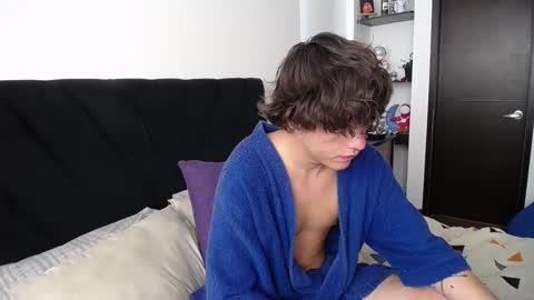 Snapshot of santii_rose chatting on February 18, 2025, 3:43 pm Santii online show from February 18, 2025, 3:43 pm