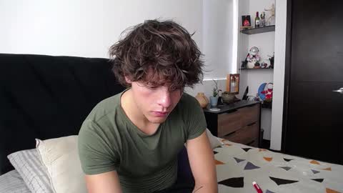 Snapshot of santii_rose chatting on February 20, 2025, 6:46 pm Santii online show from February 20, 2025, 6:46 pm