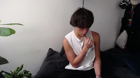 Snapshot of santii_rose chatting on February 24, 2025, 12:59 pm Santii online show from February 24, 2025, 12:59 pm