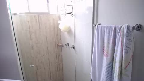 Snapshot of santii_rose chatting on February 24, 2025, 6:47 pm Santii online show from February 24, 2025, 6:47 pm