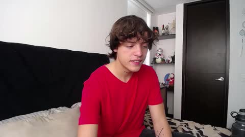 Snapshot of santii_rose chatting on March 1, 2025, 4:44 pm Santii online show from March 1, 2025, 4:44 pm