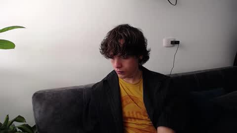 Snapshot of santii_rose chatting on March 7, 2025, 3:07 pm Santii online show from March 7, 2025, 3:07 pm