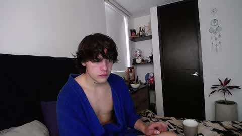 Snapshot of santii_rose chatting on March 11, 2025, 7:14 pm Santii online show from March 11, 2025, 7:14 pm