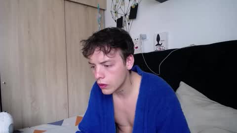 Snapshot of santii_rose chatting on October 9, 2025, 6:39 pm Santii online show from October 9, 2025, 6:39 pm