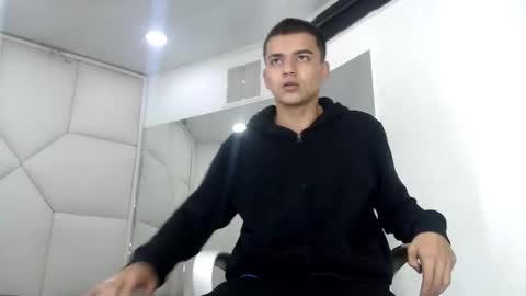 SanttiiBuck online show from March 1, 2026, 11:45 am