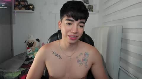 Snapshot of santy7u7 chatting on April 1, 2026, 1:23 pm Mr. Santiago online show from April 1, 2026, 1:23 pm