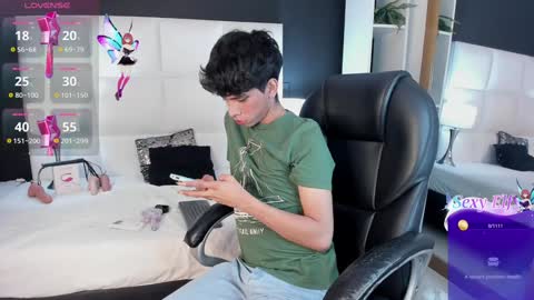 Snapshot of santy_carrington chatting on December 7, 2024, 9:06 am Santiago Carrington online show from December 7, 2024, 9:06 am